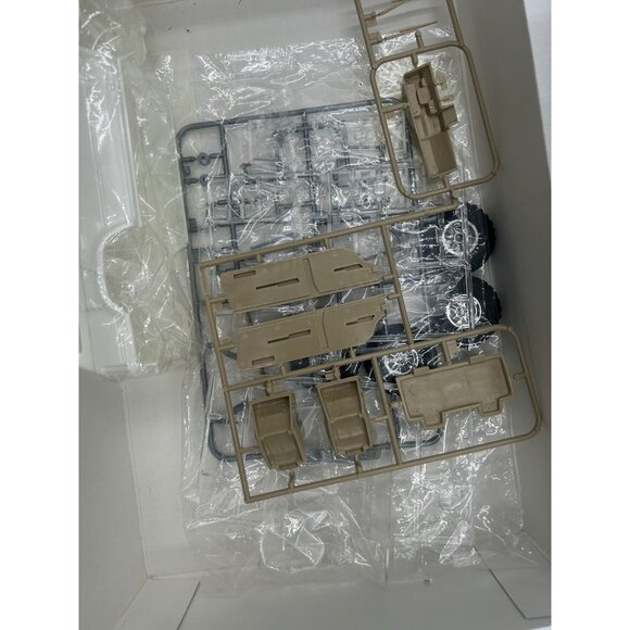 AOSHIMA TOYOTA 4RUNNER SURF HIGH RIDER U.S. 1991 LHD 1:24 MODEL Open Box - Picture 8 of 12